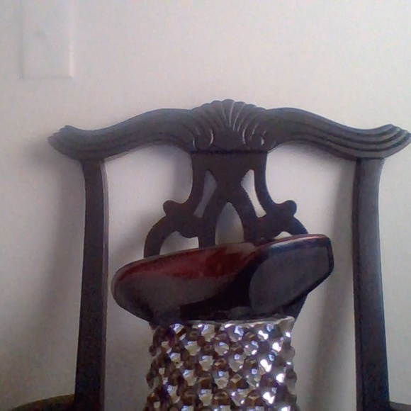 SHOES - Picture 2 of 2